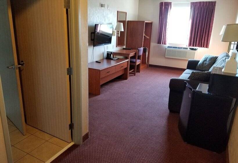 Suite, Super 8 By Wyndham Bellingham Airport/ferndale