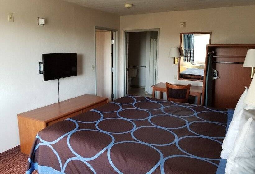 Suite, Super 8 By Wyndham Bellingham Airport/ferndale