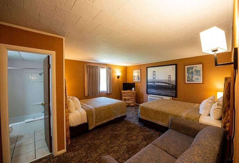 سوئیت 2 خوابه, Super 8 By Wyndham Bridgeview Of Mackinaw City