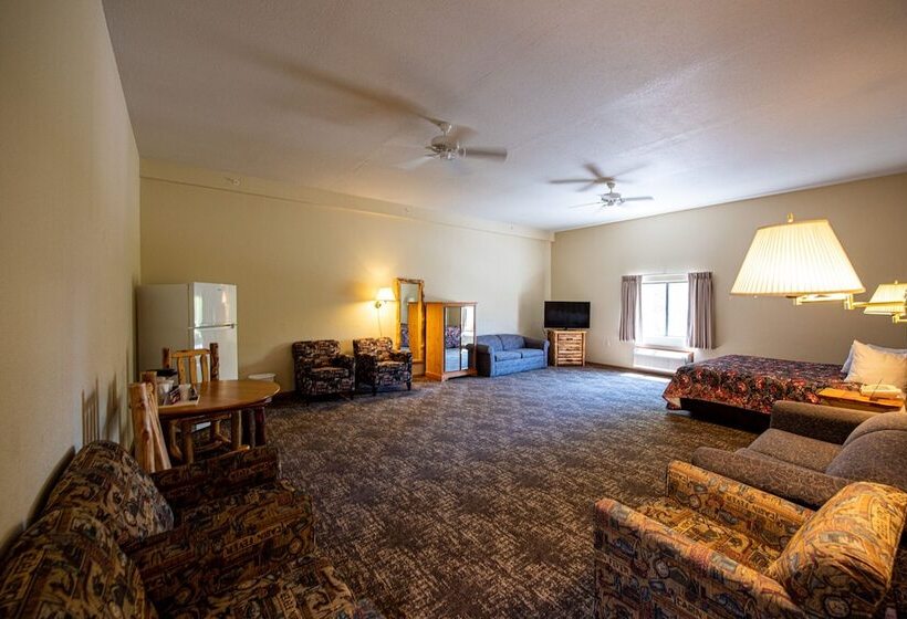 سوئیت 2 خوابه, Super 8 By Wyndham Bridgeview Of Mackinaw City