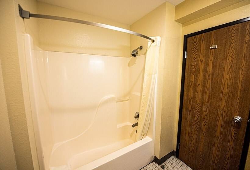 اتاق استاندارد با 2 تخت دوبل, Super 8 By Wyndham Bridgeview Of Mackinaw City