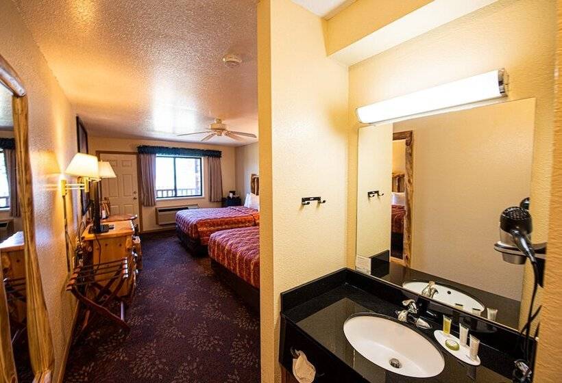 اتاق استاندارد با 2 تخت دوبل, Super 8 By Wyndham Bridgeview Of Mackinaw City