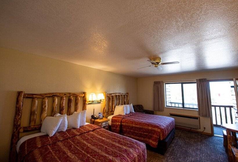 اتاق استاندارد با 2 تخت دوبل, Super 8 By Wyndham Bridgeview Of Mackinaw City