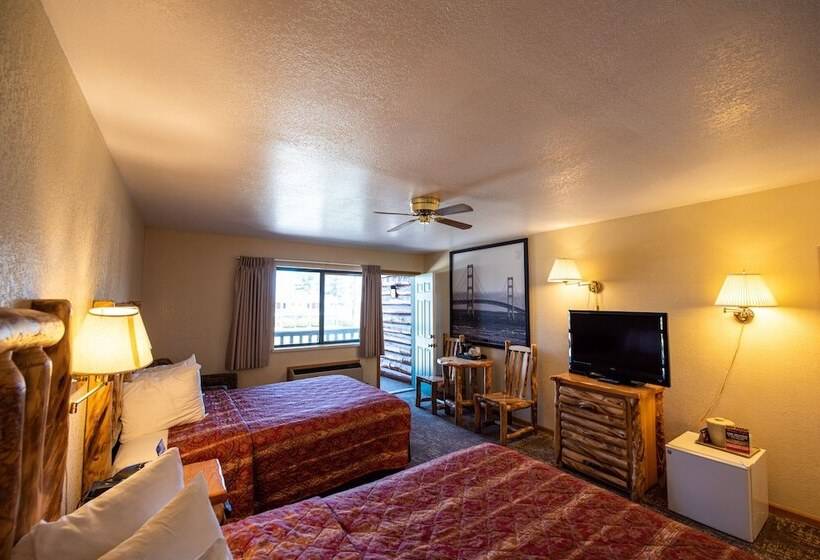 اتاق استاندارد با 2 تخت دوبل, Super 8 By Wyndham Bridgeview Of Mackinaw City