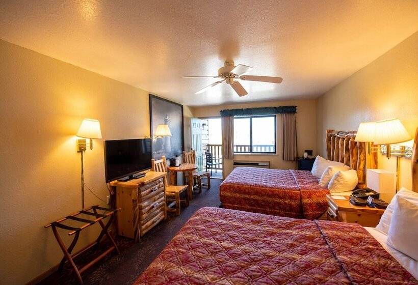 اتاق استاندارد با 2 تخت دوبل, Super 8 By Wyndham Bridgeview Of Mackinaw City