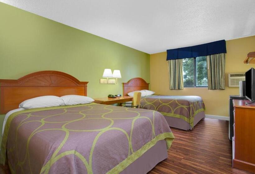 Standard Room 2 Double Beds, Super 8 By Wyndham Gainesville