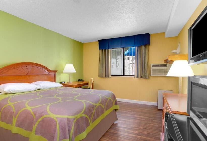 Standard Room King Size Bed, Super 8 By Wyndham Gainesville