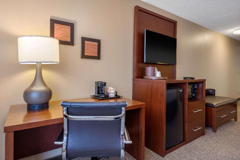 اتاق استاندارد با تخت بزرگ, Super 8 Gainesville I 75 Hospital University Area