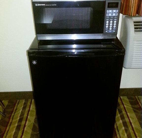 سوئیت با تخت بزرگ, Super 8 By Wyndham Latham   Albany Airport