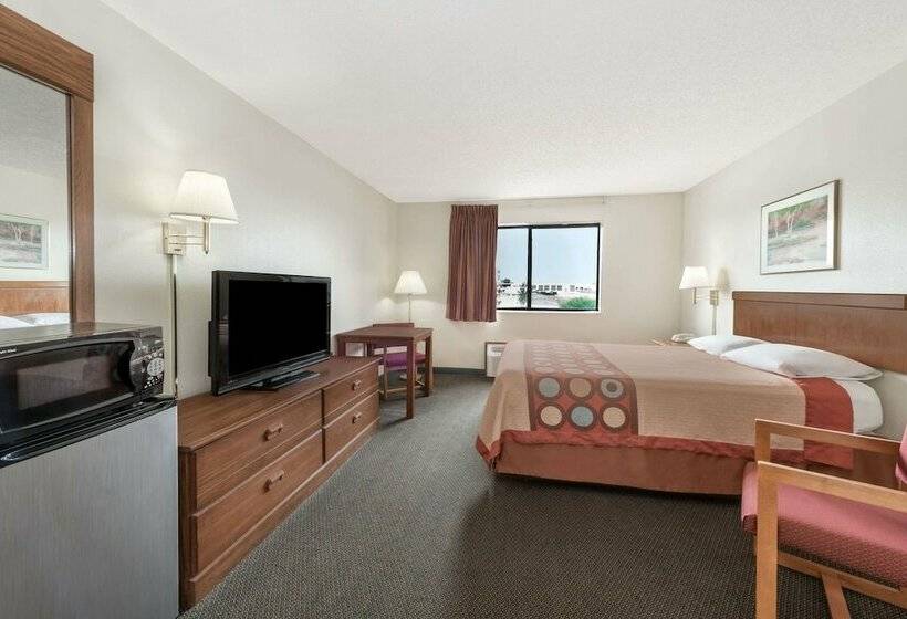 Standard Room Double Bed Adapted for people with reduced mobility, Super 8 By Wyndham Smithville Lake