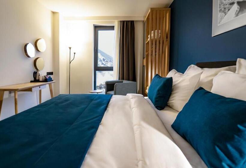 اتاق استاندارد با چشم‌انداز کوهستان, Gudauri Lodge
