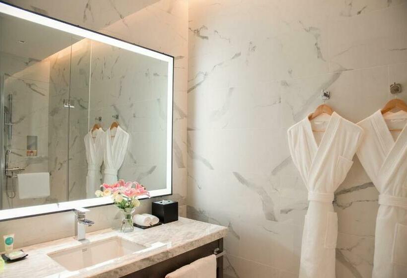 اتاق استاندارد با چشم‌انداز دریاچه, Hyatt Place Changsha Airport