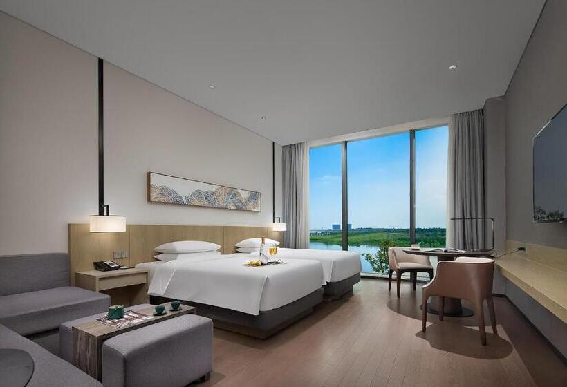 اتاق استاندارد با چشم‌انداز دریاچه, Hyatt Place Changsha Airport