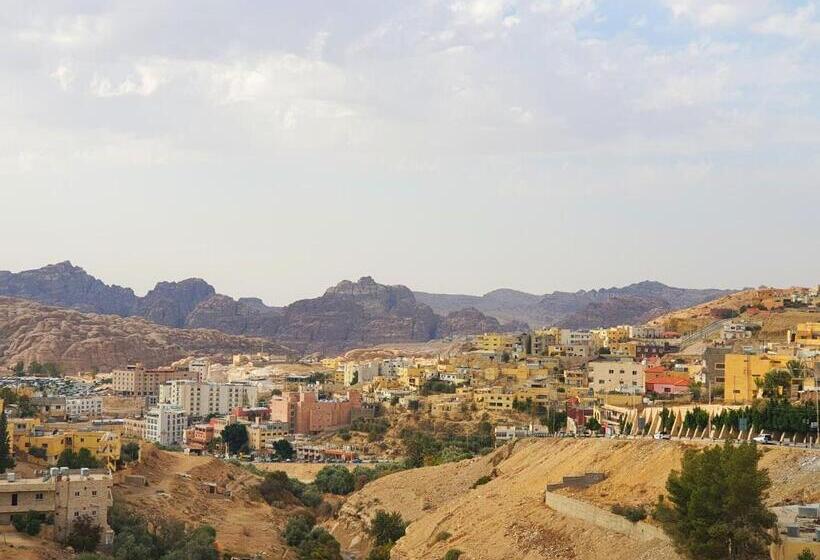 اتاق لوکس سه تخته, Petra Heart
