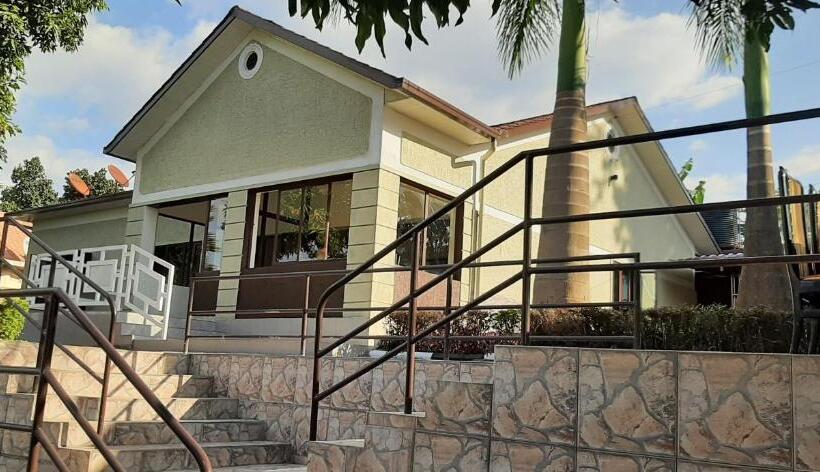 اتاق لوکس, Airport Hill Guest House