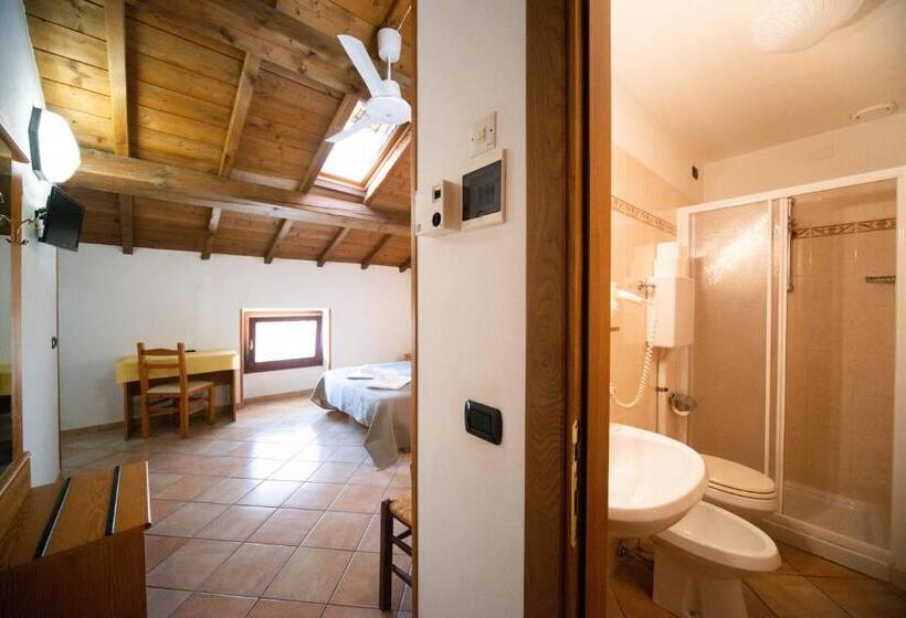 اتاق استاندارد سه نفره, Albergo Al Platano