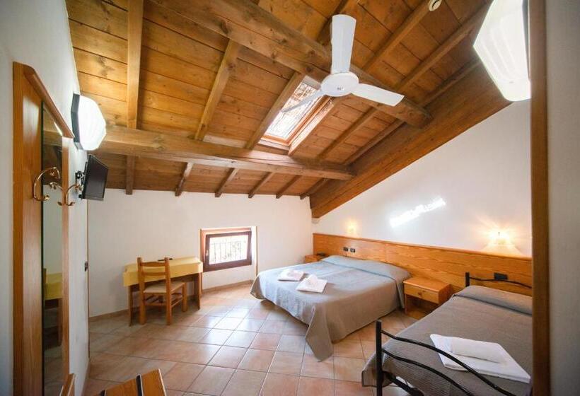 اتاق استاندارد سه نفره, Albergo Al Platano