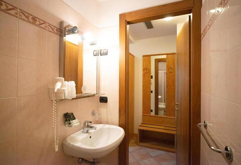 اتاق استاندارد سه نفره, Albergo Al Platano