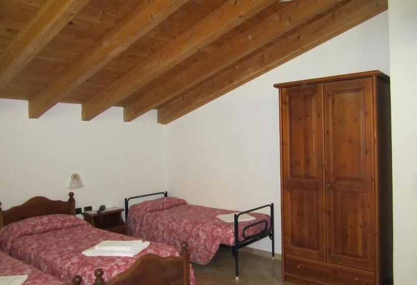 اتاق استاندارد سه نفره, Albergo Al Platano