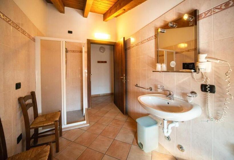 اتاق استاندارد چهار تخته, Albergo Al Platano