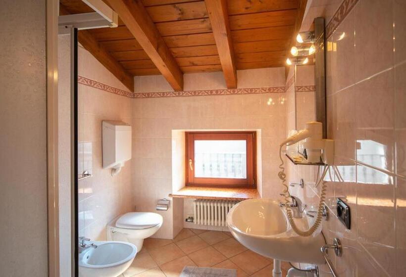 اتاق استاندارد چهار تخته, Albergo Al Platano