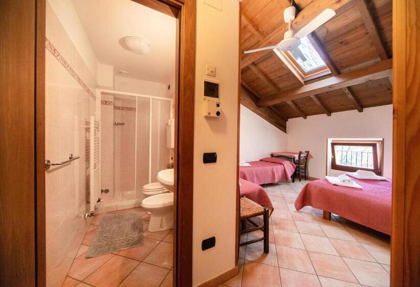 اتاق استاندارد چهار تخته, Albergo Al Platano