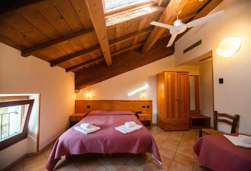 اتاق استاندارد چهار تخته, Albergo Al Platano