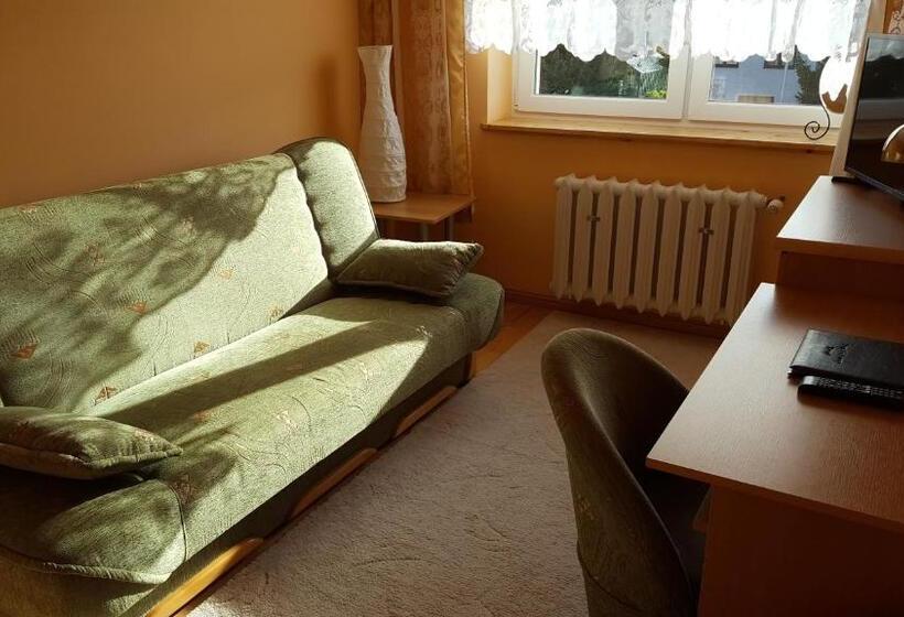 اتاق استاندارد یک تخته با سرویس بهداشتی مشترک, Dom Gościnny Korab