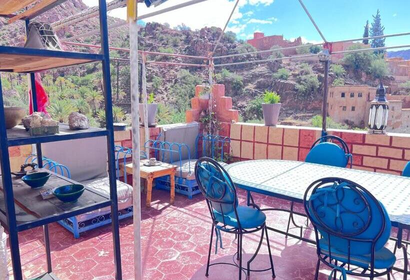 اتاق استاندارد با چشم‌انداز کوهستان, La Maison Traditionnelle Hôtel Et Guesthouse