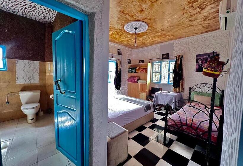اتاق استاندارد با چشم‌انداز کوهستان, La Maison Traditionnelle Hôtel Et Guesthouse