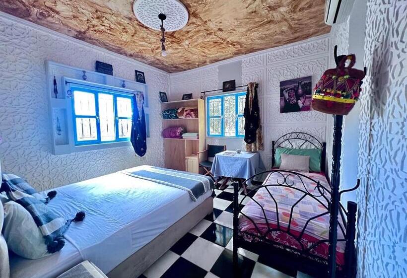 اتاق استاندارد با چشم‌انداز کوهستان, La Maison Traditionnelle Hôtel Et Guesthouse