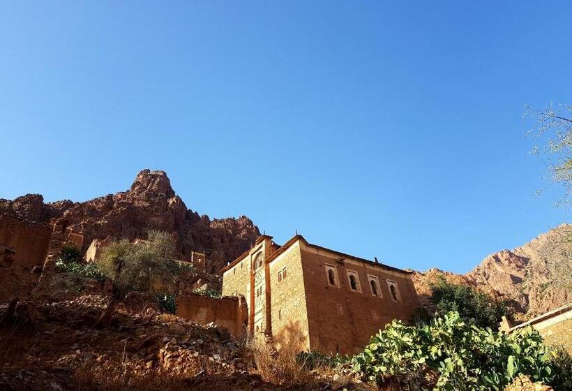 اتاق استاندارد با چشم‌انداز کوهستان, La Maison Traditionnelle Hôtel Et Guesthouse