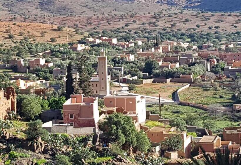 اتاق استاندارد با چشم‌انداز کوهستان, La Maison Traditionnelle Hôtel Et Guesthouse