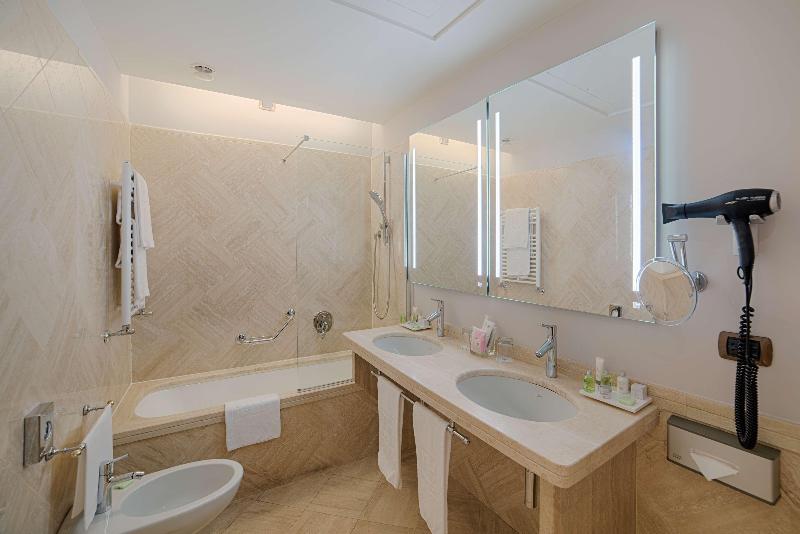 اتاق استاندارد, Redac Gateway Hotel Torrance