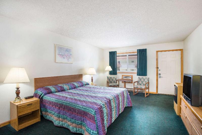 اتاق استاندارد با تخت بزرگ, Travelodge By Wyndham Lake George Ny