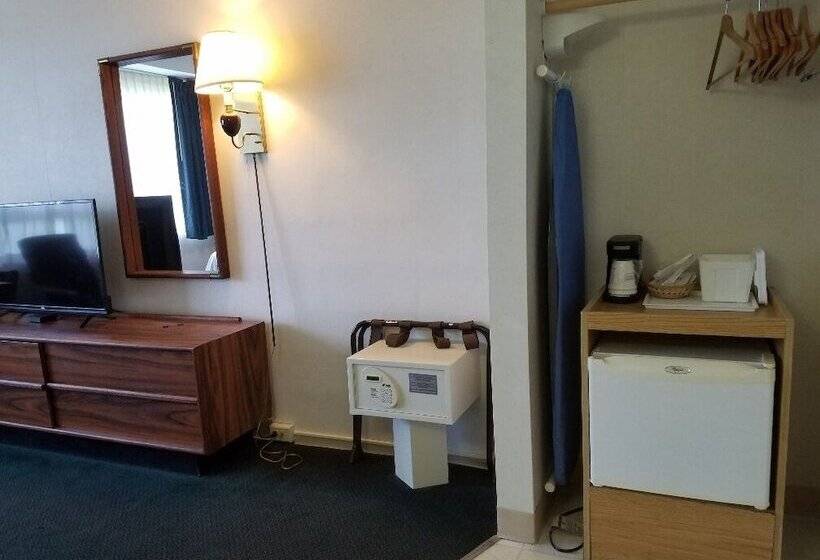 اتاق استاندارد با 2 تخت دوبل, Travelodge By Wyndham Lake George Ny