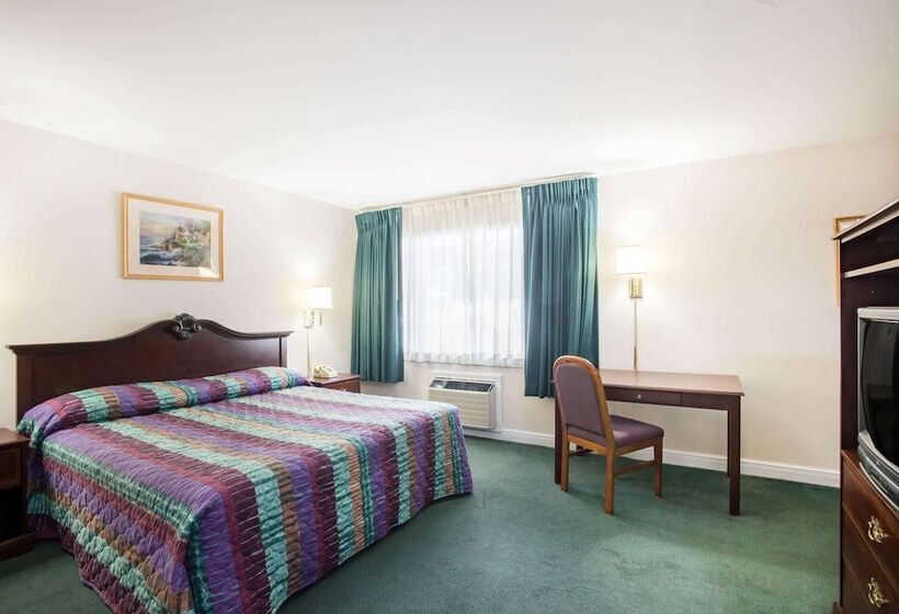 سوییت, Travelodge By Wyndham Lake George Ny