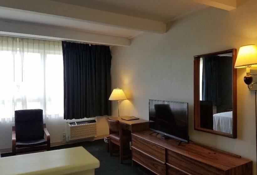 سوییت, Travelodge By Wyndham Lake George Ny