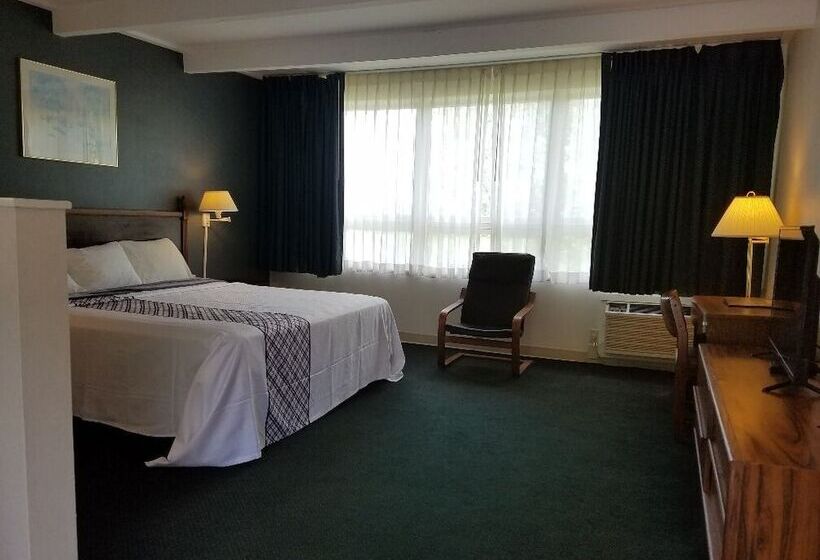 سوییت, Travelodge By Wyndham Lake George Ny