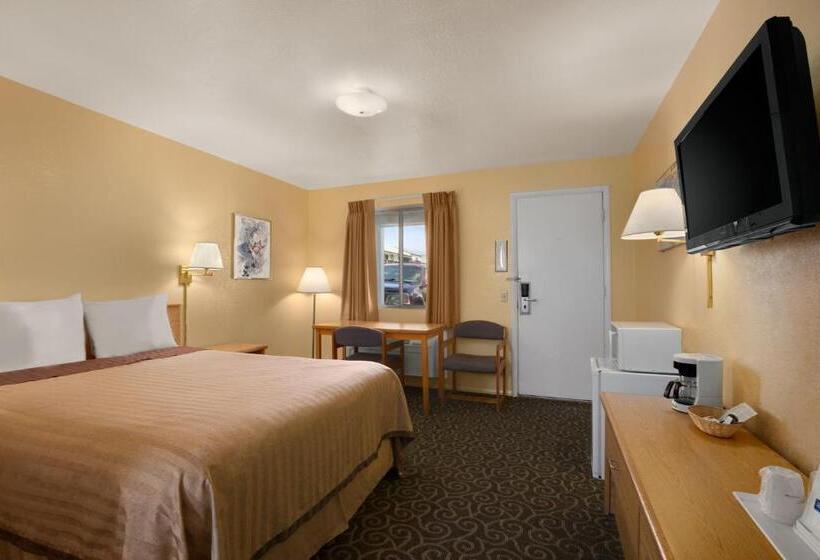 اتاق استاندارد با تخت بزرگ برای معلولان, Travelodge By Wyndham Wenatchee