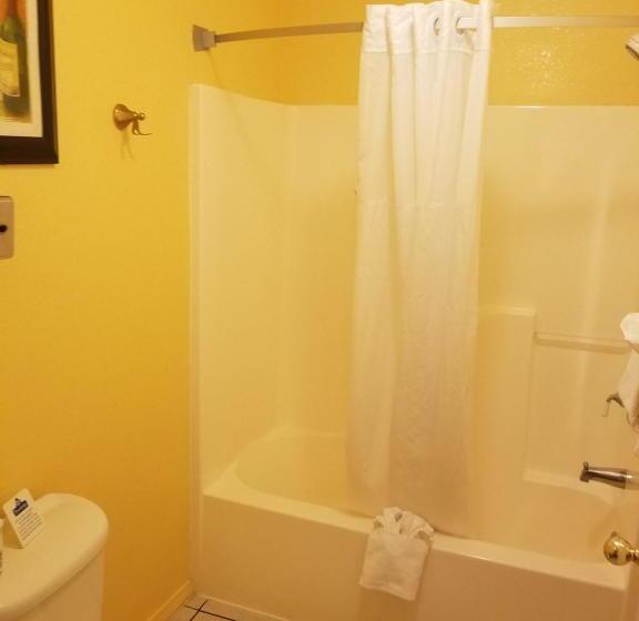 استودیوی استاندارد, Travelodge By Wyndham Wenatchee