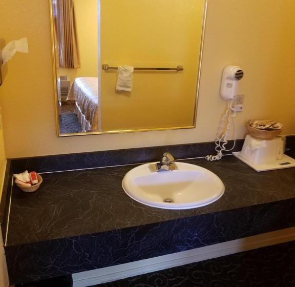 استودیوی استاندارد, Travelodge By Wyndham Wenatchee