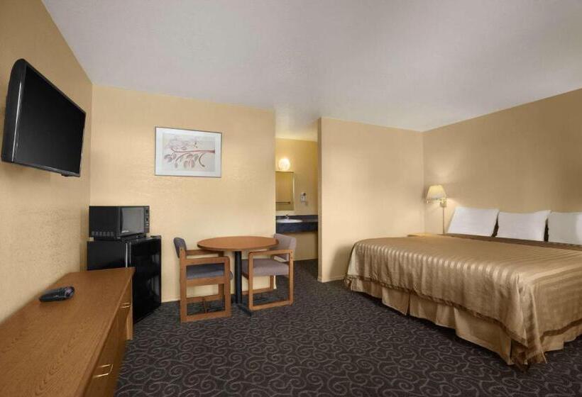 اتاق استاندارد با تخت بزرگ, Travelodge By Wyndham Wenatchee