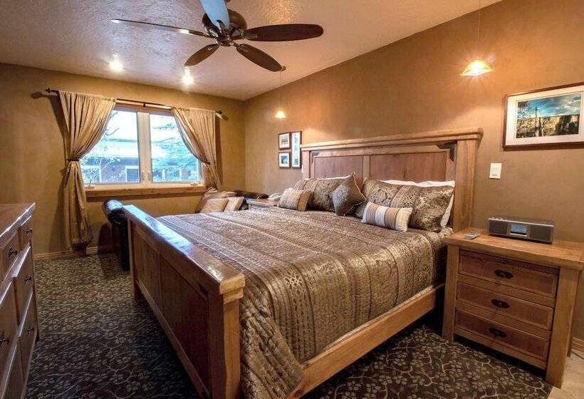 سوییت جونیور, Treasure Mountain Inn
