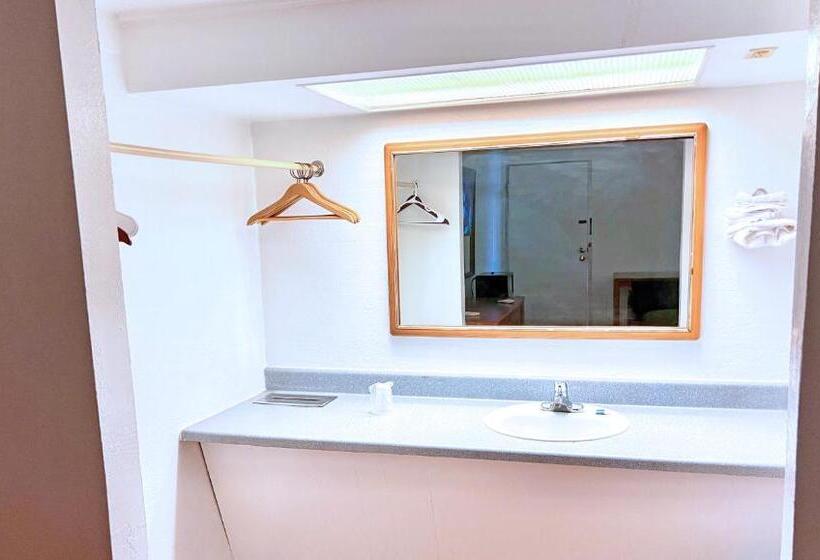 اتاق استاندارد با تخت بزرگ, Thunderbird Motel Hillsboro