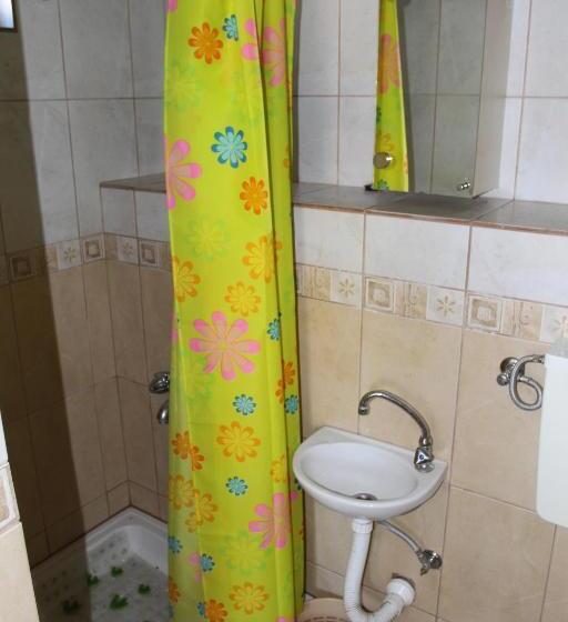 استودیوی استاندارد, Apartments Popović