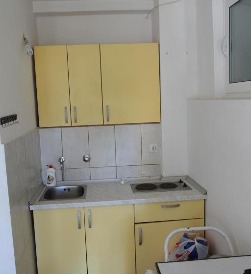 استودیوی استاندارد, Apartments Popović
