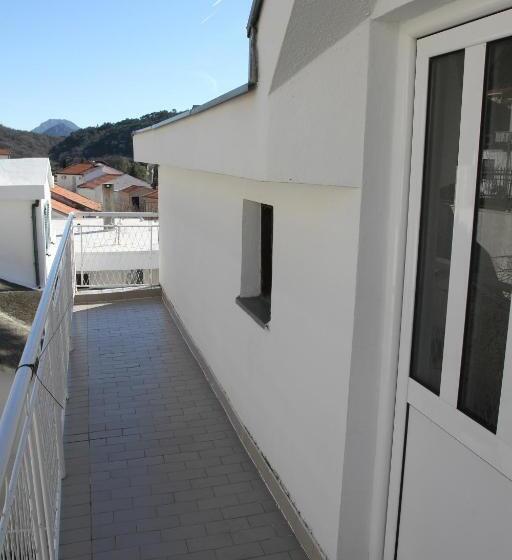 آپارتمان 2 خوابه, Apartments Popović