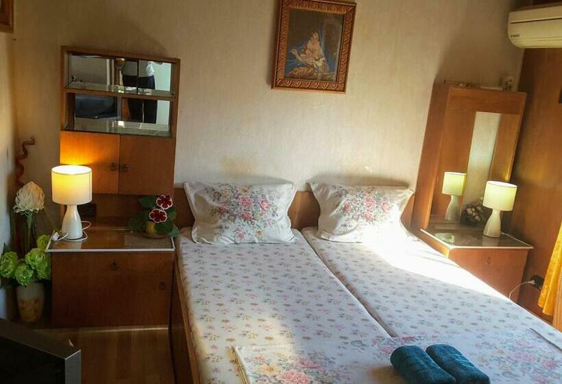 اتاق استاندارد, Diana Guesthouse