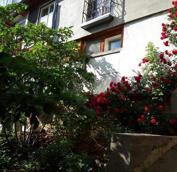 اتاق استاندارد, Diana Guesthouse